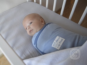 Inbakeren helpt je baby slapen