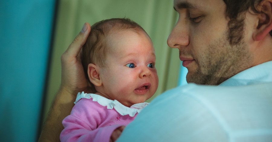 Baby draait dag en nacht om tips om bij te sturen